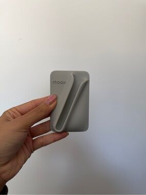 Rhode snap-on lip case